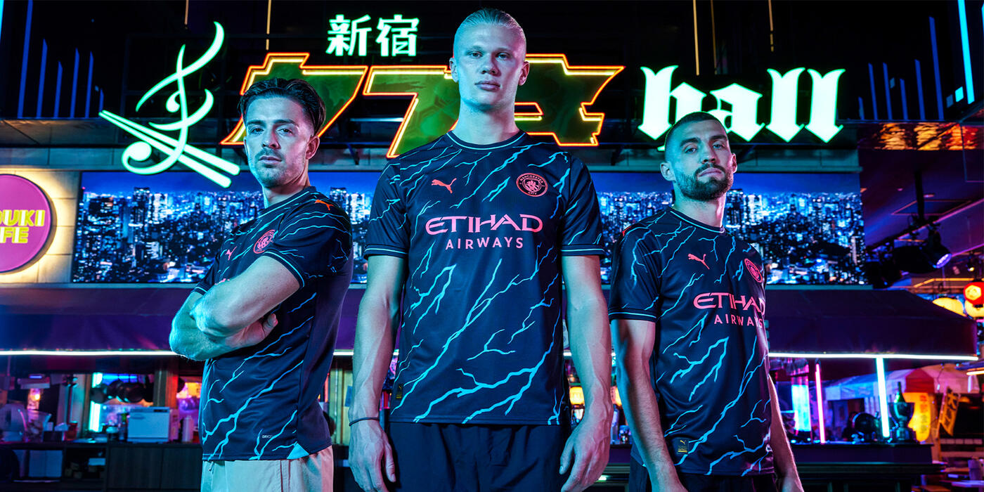 Front of the Manchester City 2023–24 third football shirt